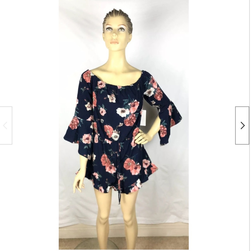 E & M Womens Size XL Floral Pattern Blue Romper With Belt Tie